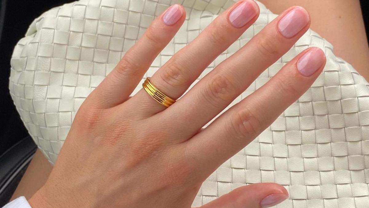 Микроманикюр – зимний nail-тренд: в моде натуральность Микроманикюр – зимний nail-тренд: в моде натуральность