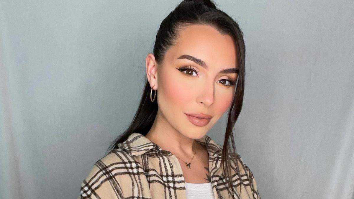Ідеальний smoky eyes: макіяж на Новий рік – відеоуроки Ідеальний smoky eyes: макіяж на Новий рік – відеоуроки
