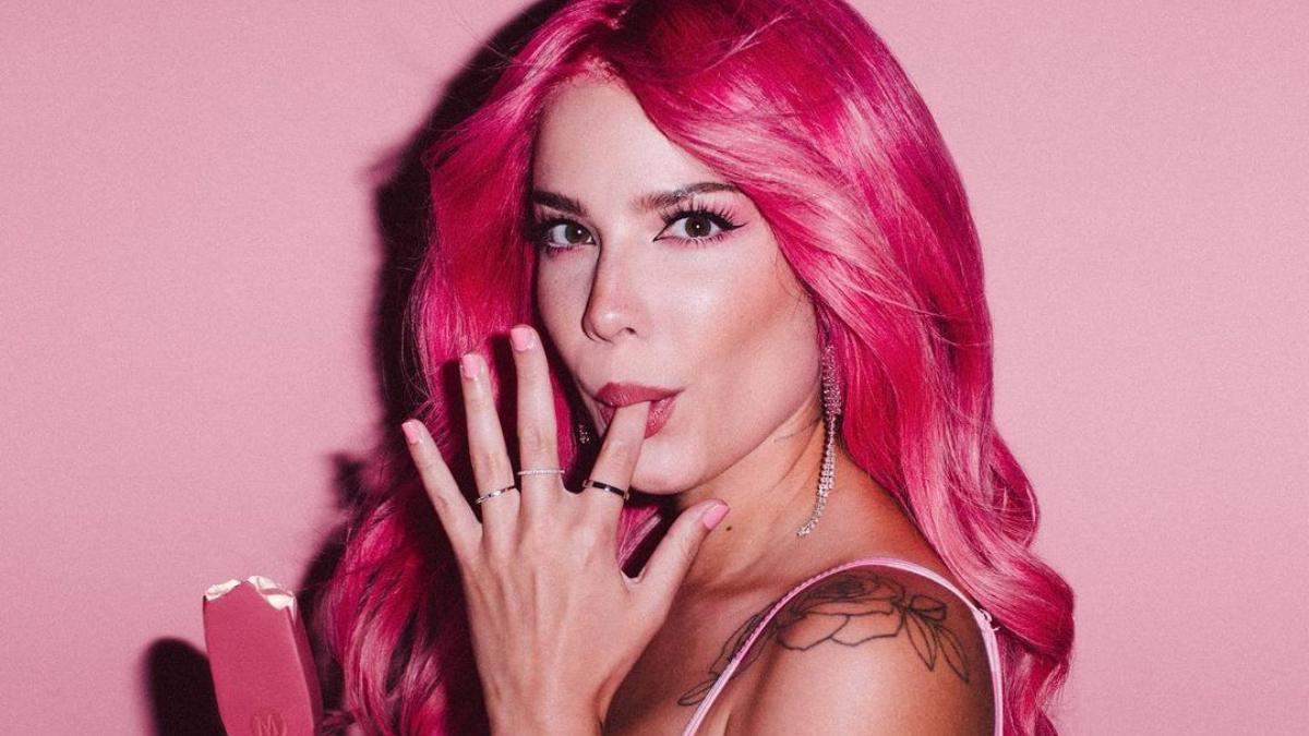 Певица Halsey выпустила коллекцию косметики Anti-VDay: фото и видео Певица Halsey выпустила коллекцию косметики Anti-VDay: фото и видео
