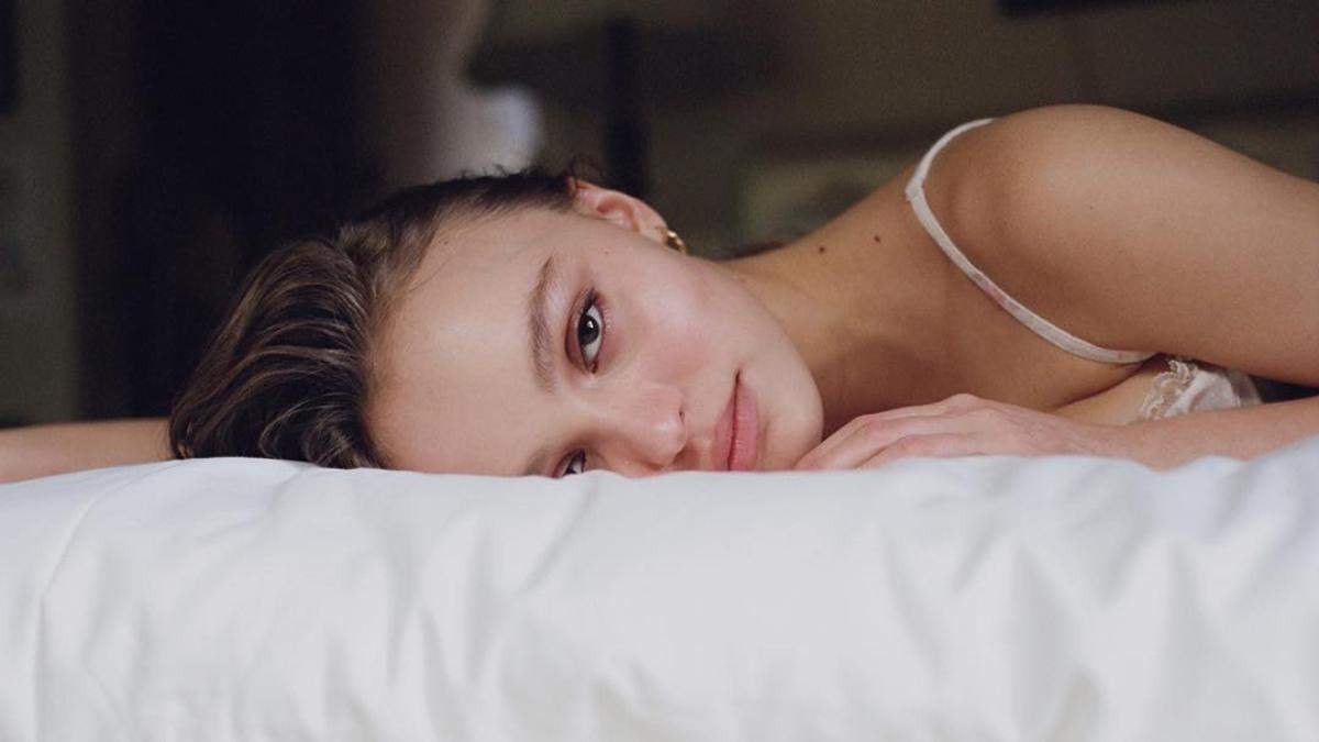 Лілі-Роуз Депп зробила помаду Chanel Rouge Coco Bloom Лілі-Роуз Депп зробила помаду Chanel Rouge Coco Bloom