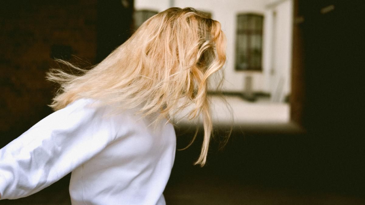 Як блондинкам доглядати за світлим волоссям: правила