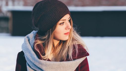 Как сохранить сияющую кожу и здоровые волосы зимой: полезные советы