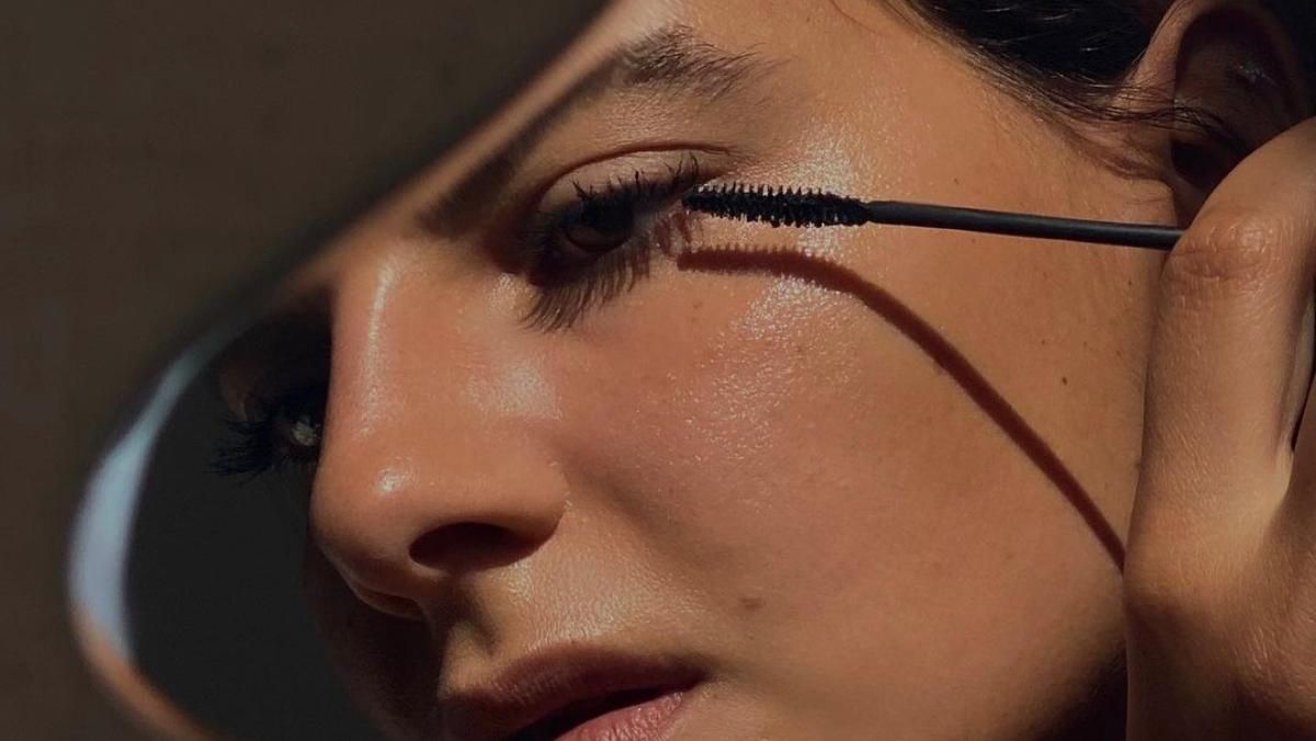 Як мати густі вії, об'ємні та довгі: як малювати вії – лайфхаки
