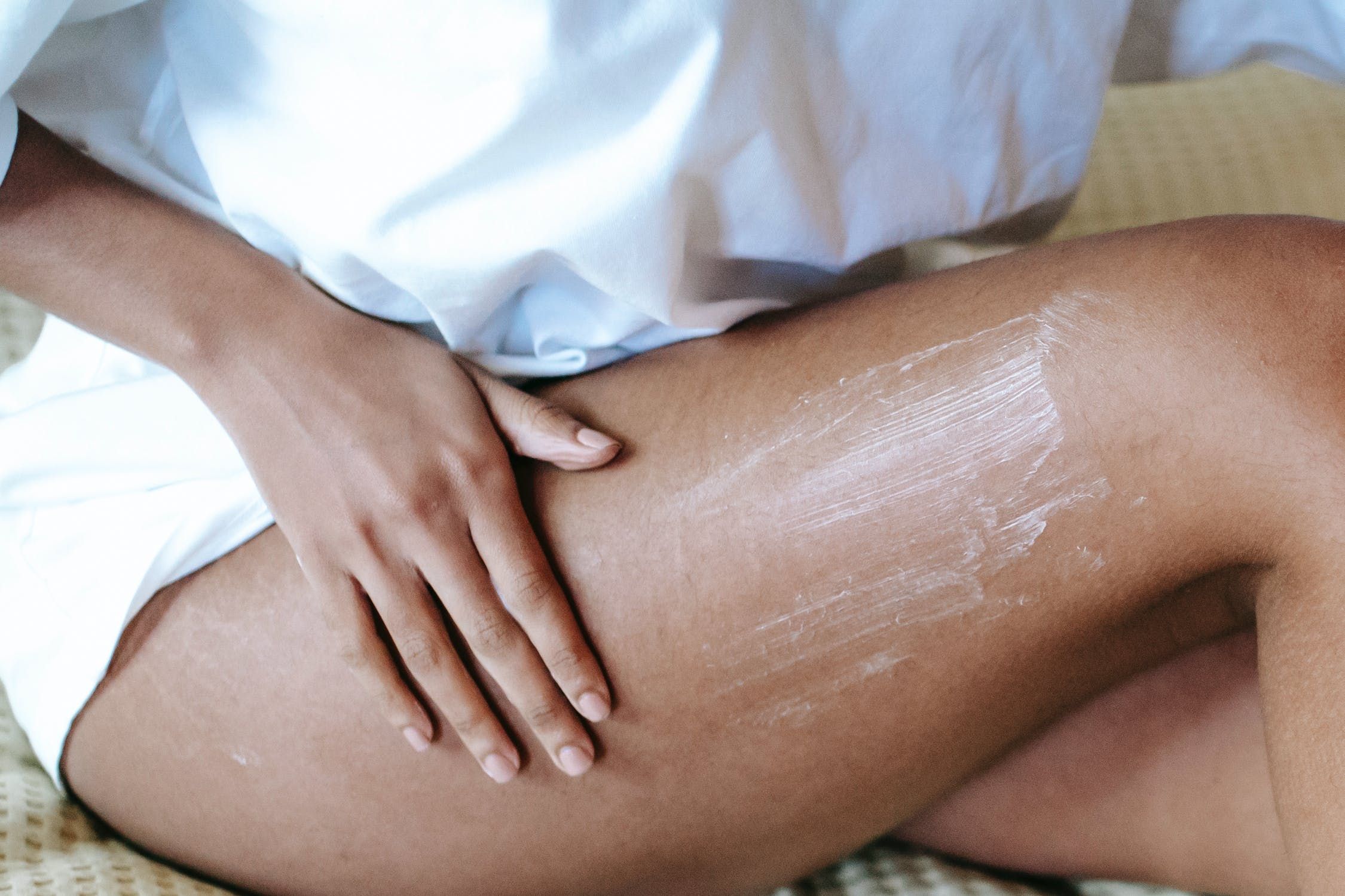 Дослідження: чи правильно жінки доглядають за шкірою під час гоління 