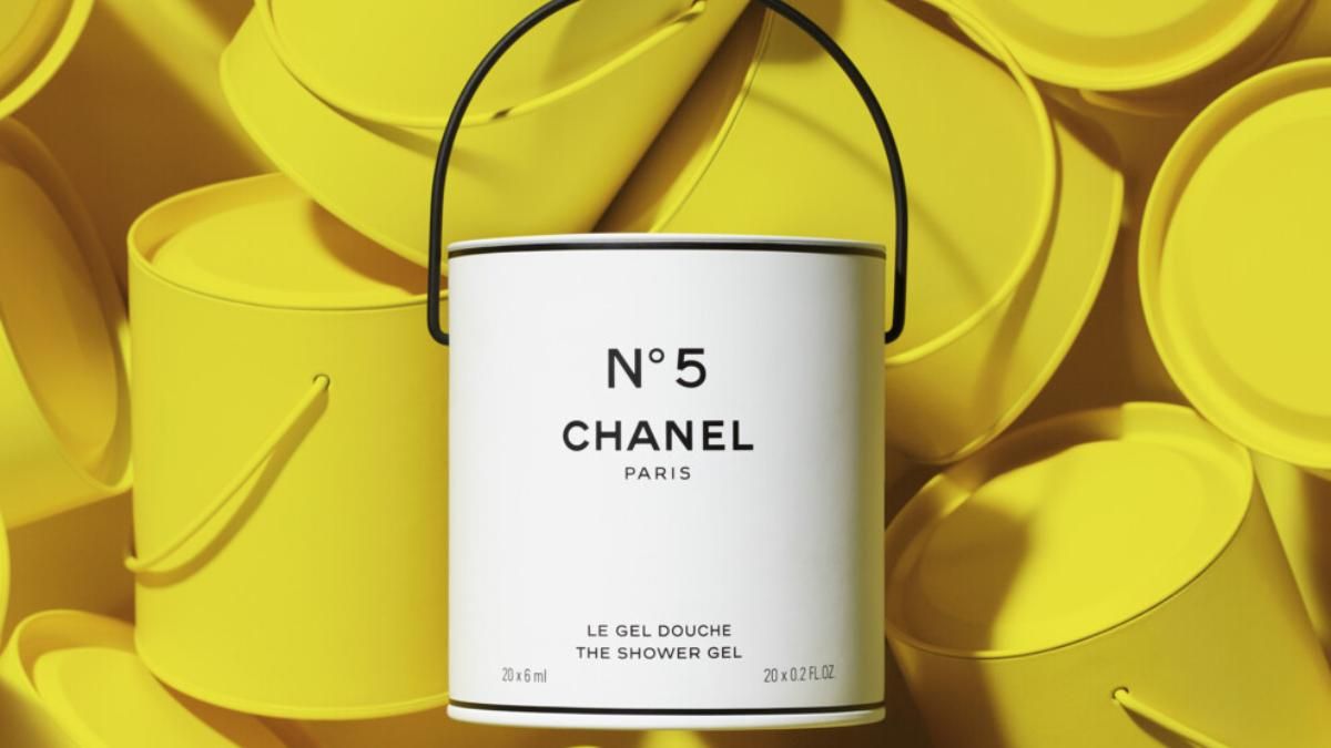 Chanel №5 випустили у символічних флаконах: фото