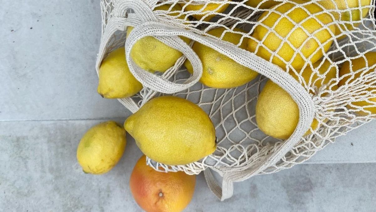 Как осветить кожу лица: маска из лимона – рецепт