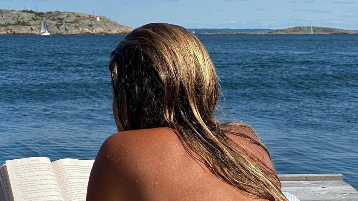 Как защитить окрашенные волосы от солнца и соленой воды