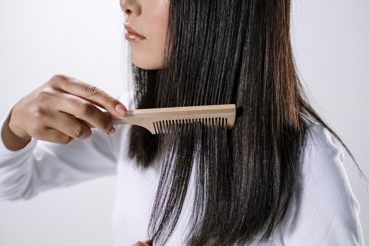 Як зупинити випадіння волосся: ефективні поради