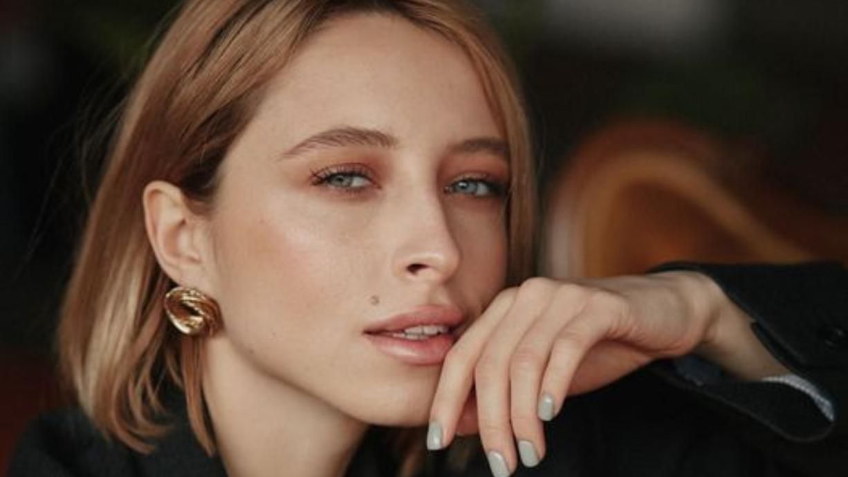 Макияж на Новый год 2022, прически, уход за кожей - интервью с визажистом - Красота Макияж на Новый год 2022, прически, уход за кожей - интервью с визажистом - Красота