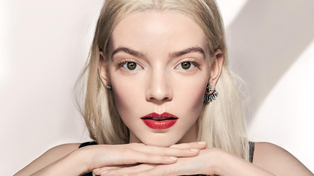Аня Тейлор-Джой стала лицом новых помад Dior Addict: элегантное видео