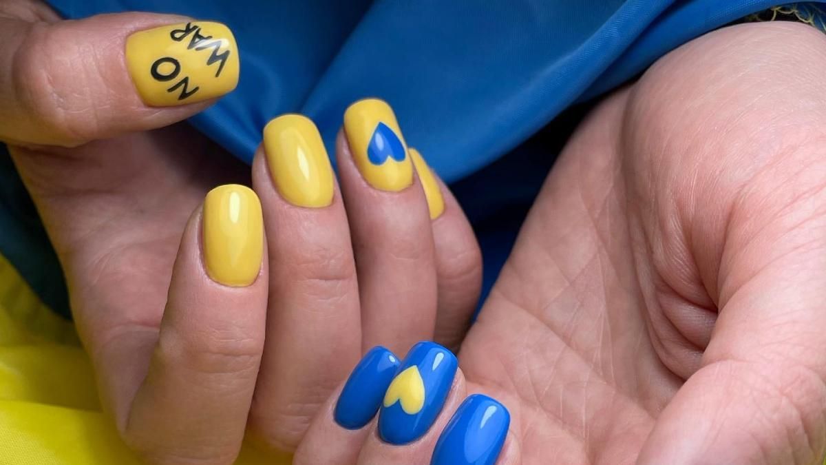 "Русский военный корабль – иди на *уй: в сети набирает популярность маникюр с легендарной фразой - Красота "Русский военный корабль – иди на *уй: в сети набирает популярность маникюр с легендарной фразой - Красота