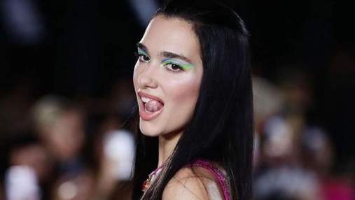 Зеленые и широкие, как на показе Versace: трендовый макияж глаз, который стоит попробовать Зеленые и широкие, как на показе Versace: трендовый макияж глаз, который стоит попробовать